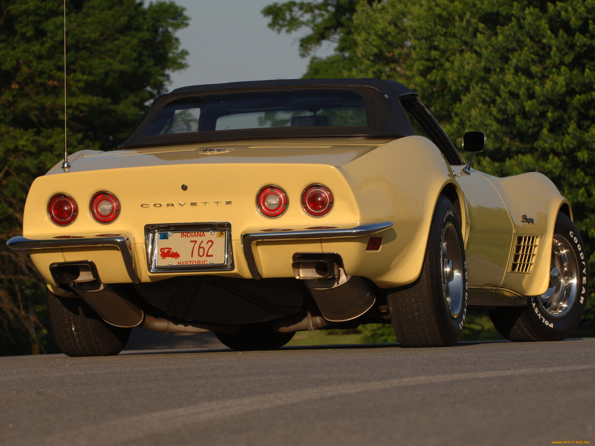 Автомобили 72. Chevrolet Corvette 1970 зад. Chevrolet Corvette зад. Корвет машина 1970 кабриолет. Chevrolet Corvette c3 3 рестайлинга.